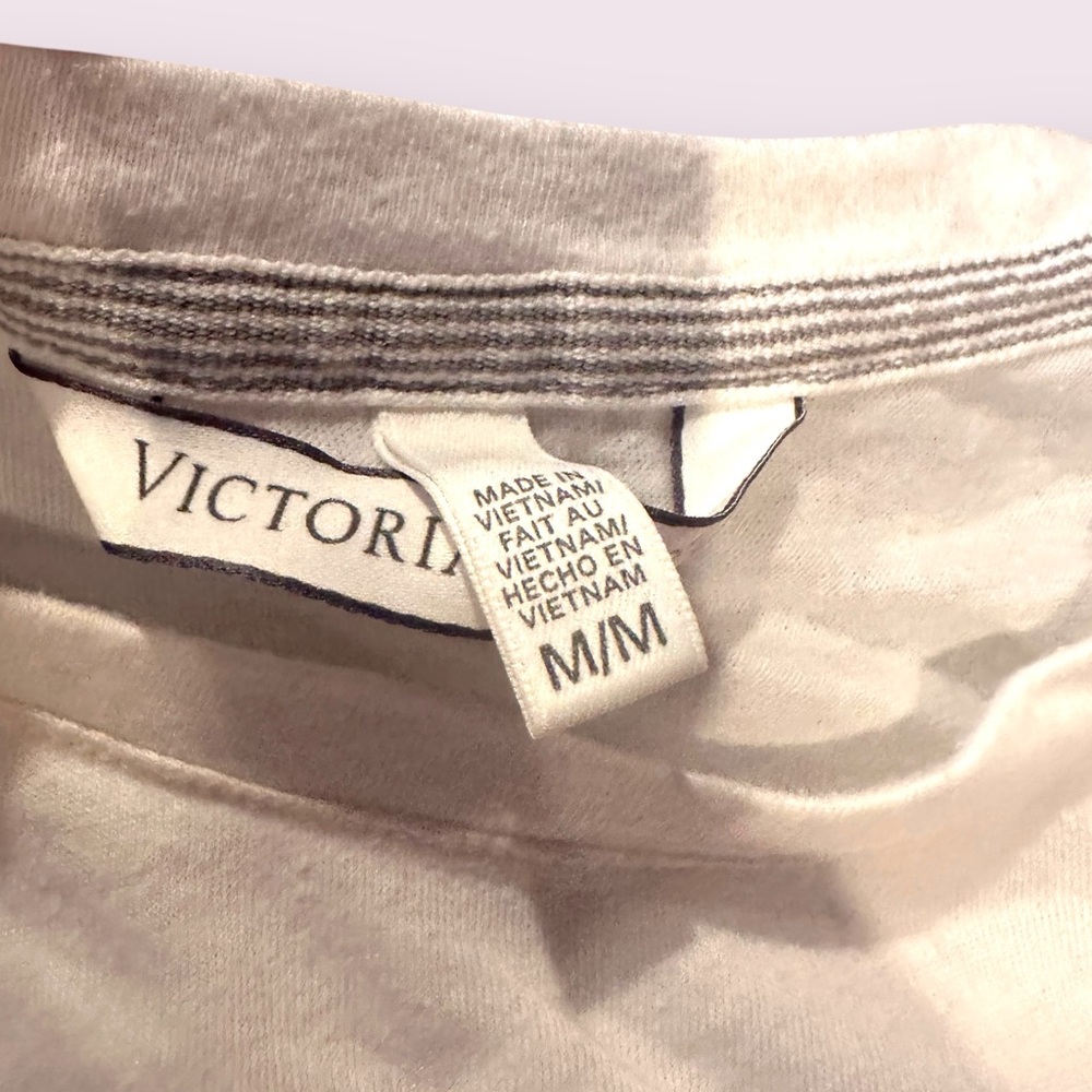 Women's Set of Two Victoria's Secret Pink Cream T-Shirts Size Medium - Picture 5 of 13